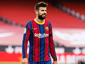 Pique defends Barcelona presid...